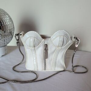 Stylish White Mini Bag with Chain Strap